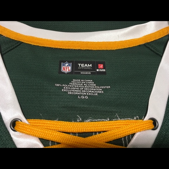 NFL TEAM APPAREL WOMEN’S JERSEY SIZE L
GREENBAY - Picture 3 of 4